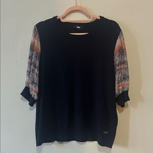 DKNY Women's Navy Top with Vibrant Sleeves like new